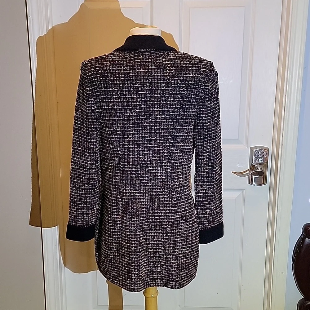 ST. JOHN Blazer/Jacket - Picture 2 of 7